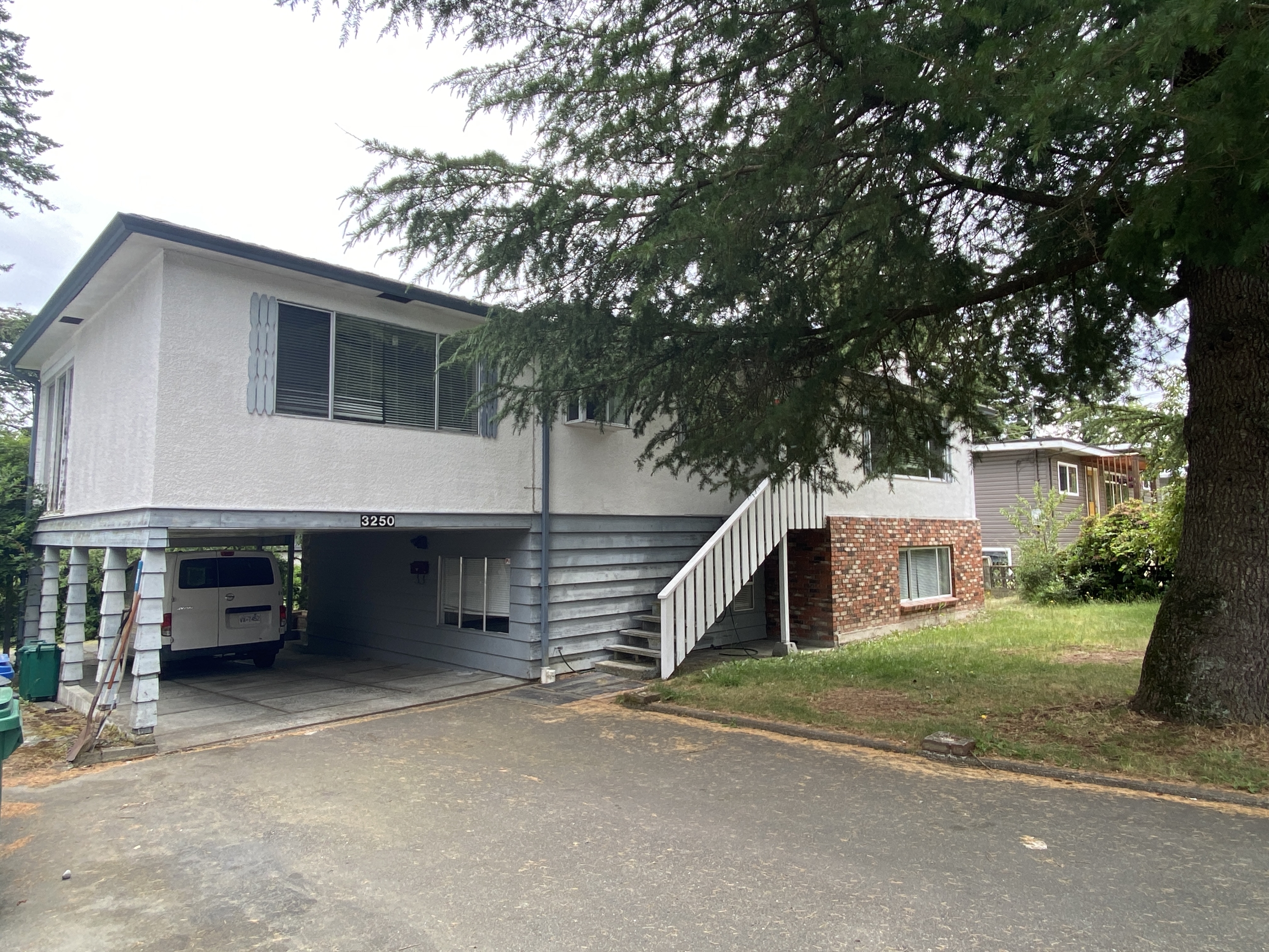 3250 Uplands Drive