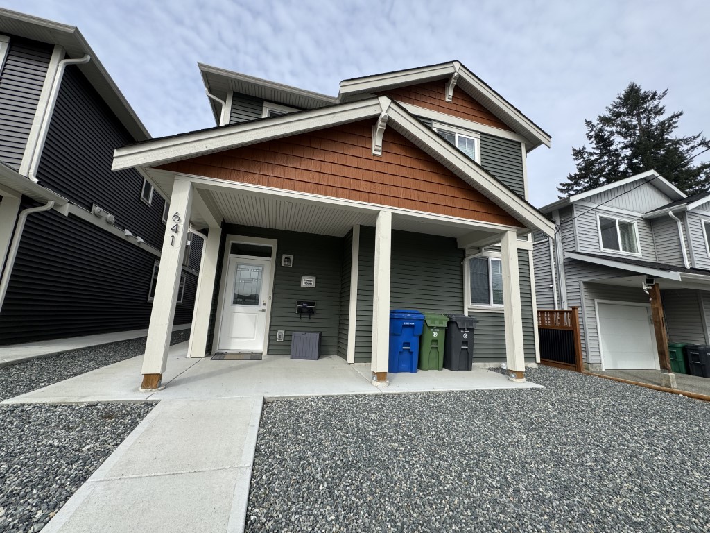 641 Lambert Avenue - 8
