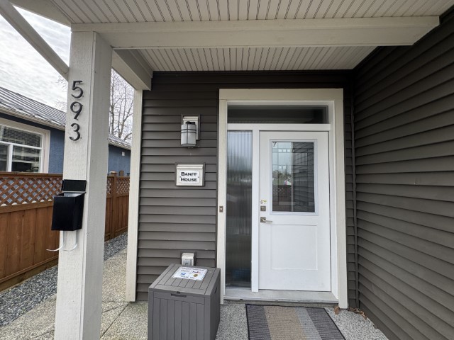 593 Fifth Street - Banff House - 1