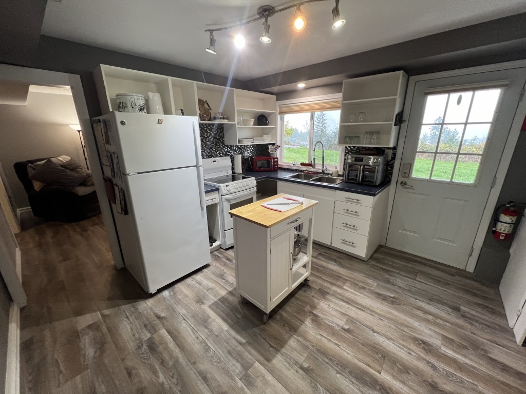 1423 Tatlo Road - Lower